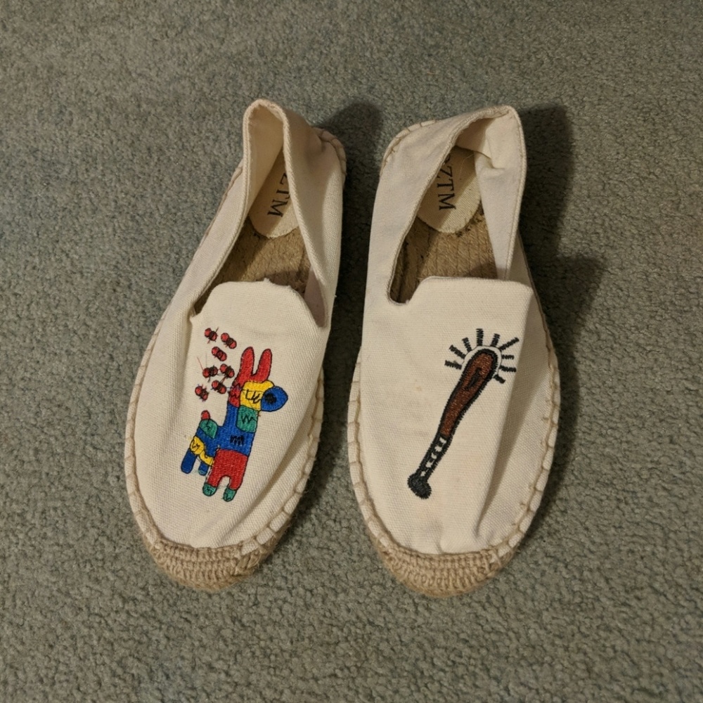 Piñata slip ons